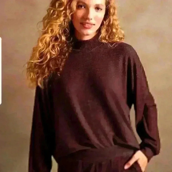 Banana Republic Brushed Marled Mock-Neck Sweatshirt - Picture 7 of 7